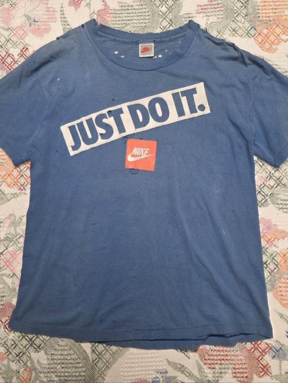 Rare Thrashed 1980s Nike Blue "Just Do It." Graphic Tee Single Stitch